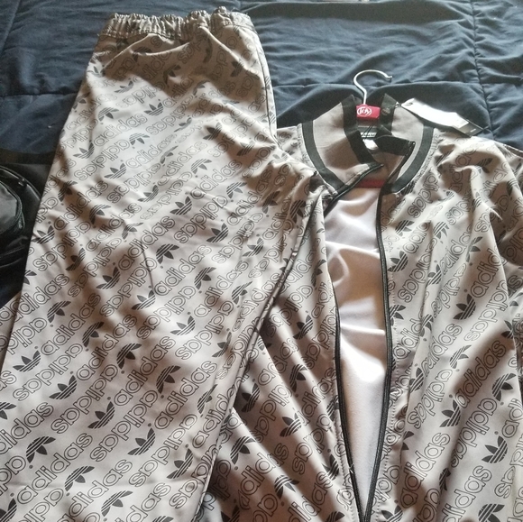 Adidas sweatsuit - Picture 2 of 2